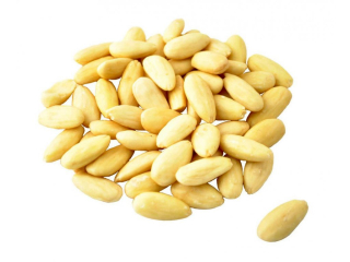 Mandle loupané, blanšírované 500 g
